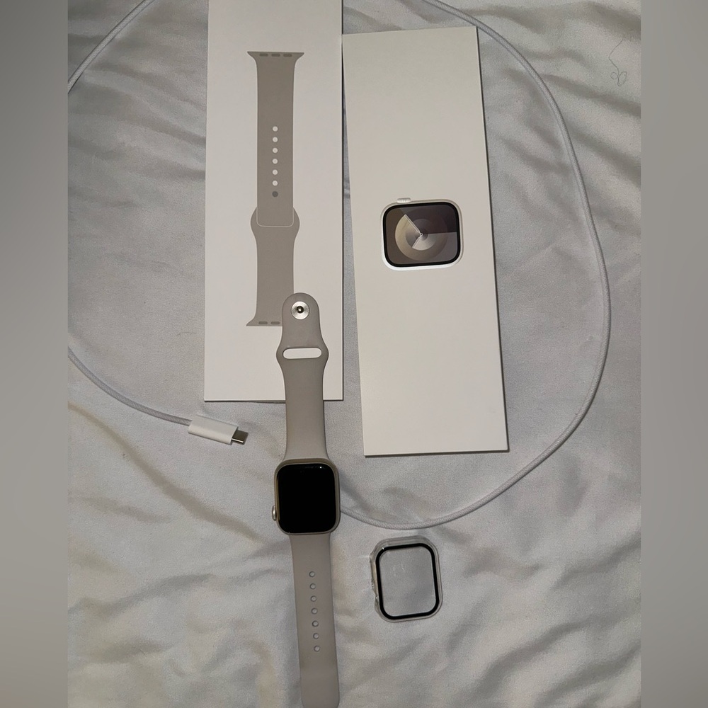 Apple Watch Series 9 GPS smartwatch (2024)
